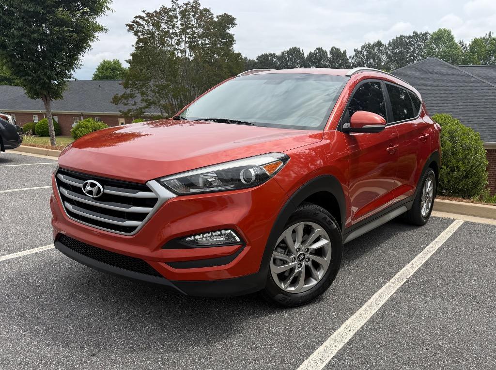 2017 Hyundai Tucson SE Plus FWD's photo