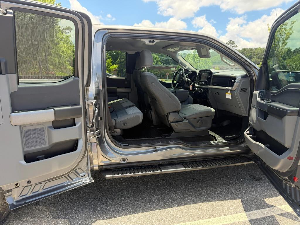 2023 Ford F-150 XLT - Photo 12