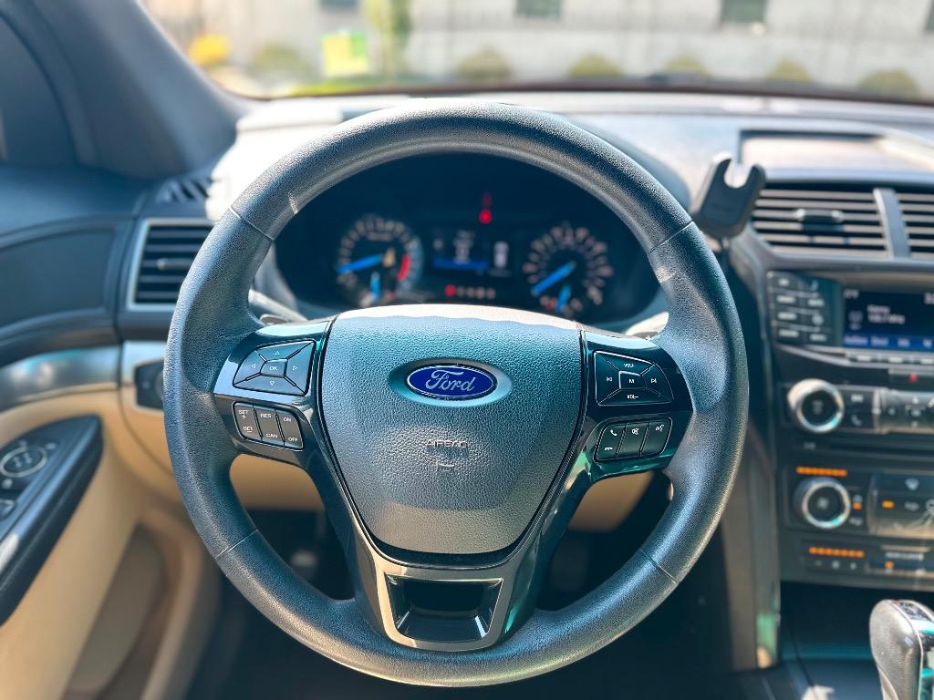 2016 Ford Explorer Base - Photo 10